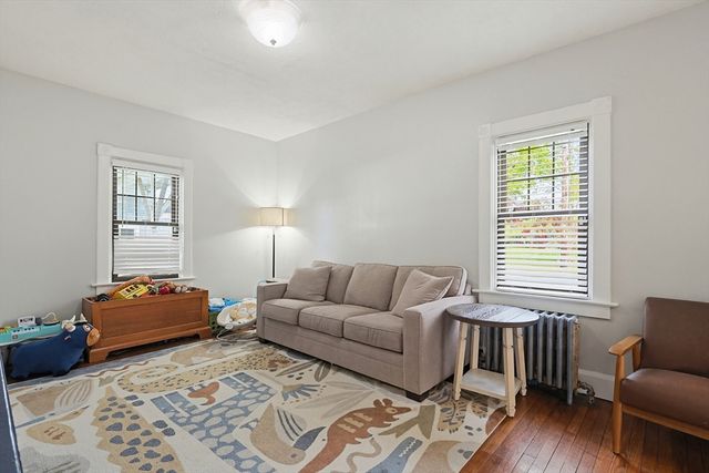 97 Middle Rd, Acushnet, MA 02743