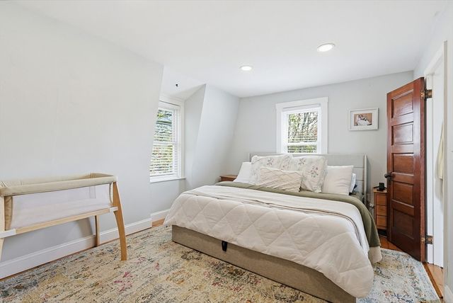 97 Middle Rd, Acushnet, MA 02743