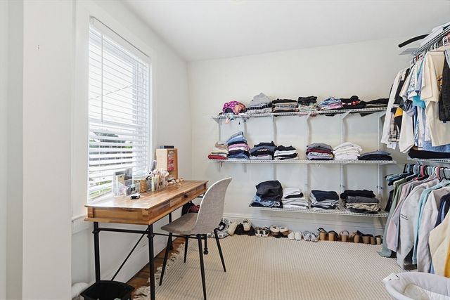 97 Middle Rd, Acushnet, MA 02743