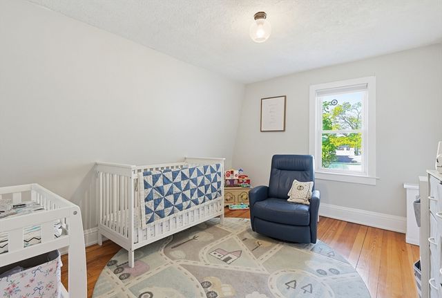 97 Middle Rd, Acushnet, MA 02743