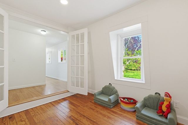 97 Middle Rd, Acushnet, MA 02743