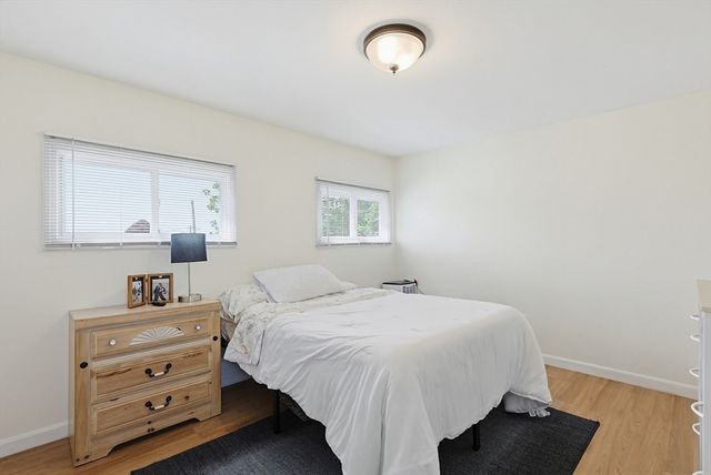 97 Middle Rd, Acushnet, MA 02743