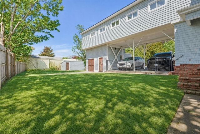 97 Middle Rd, Acushnet, MA 02743