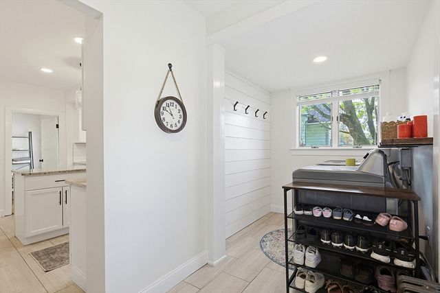 97 Middle Rd, Acushnet, MA 02743