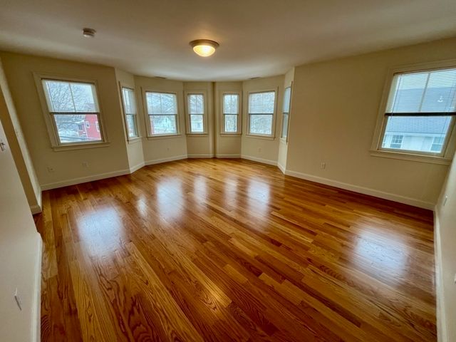 18 5th Ave 18, Watertown, MA 02472