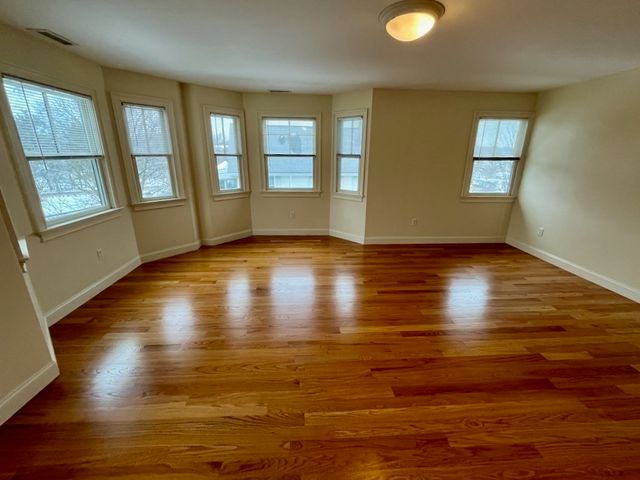 18 5th Ave 18, Watertown, MA 02472