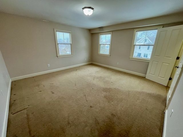18 5th Ave 18, Watertown, MA 02472