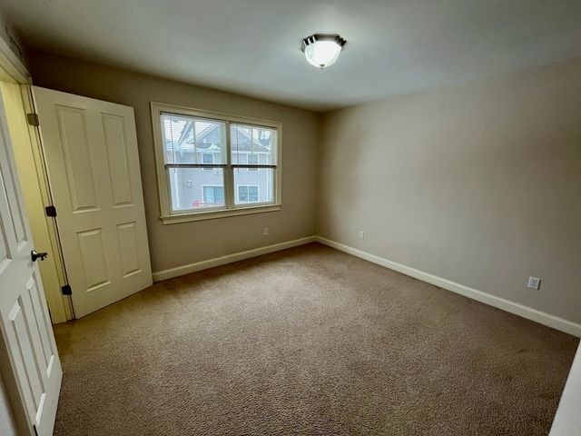 18 5th Ave 18, Watertown, MA 02472