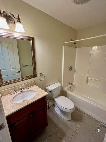 18 5th Ave 18, Watertown, MA 02472