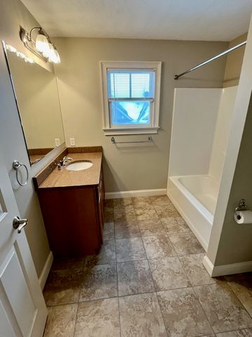 18 5th Ave 18, Watertown, MA 02472
