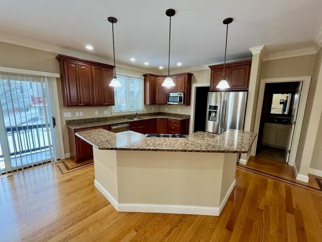 18 5th Ave 18, Watertown, MA 02472