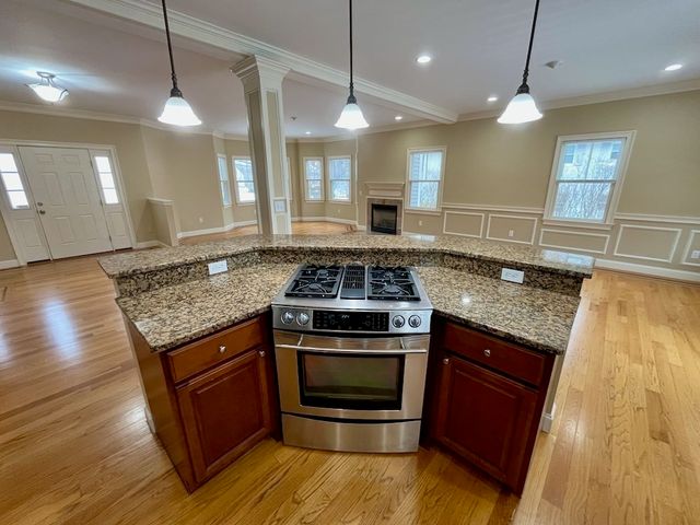18 5th Ave 18, Watertown, MA 02472