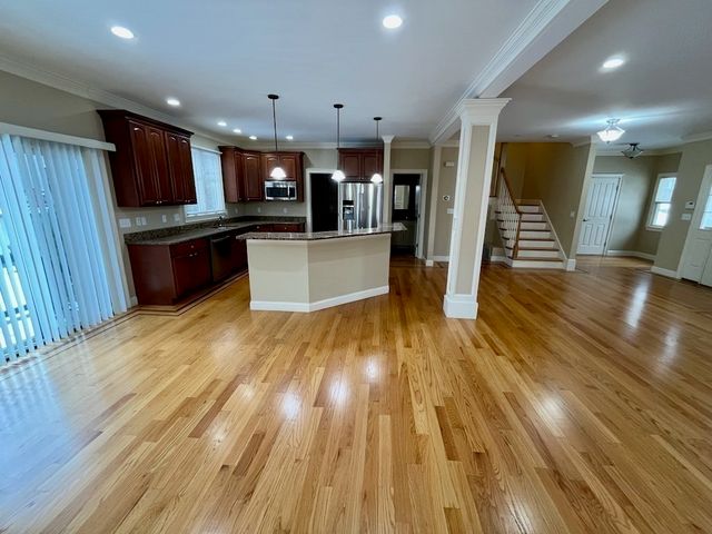 18 5th Ave 18, Watertown, MA 02472