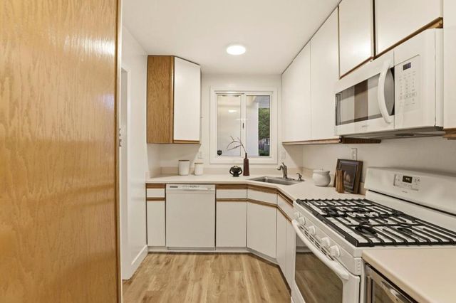 2847 Carolina Avenue, Redwood City, CA 94061