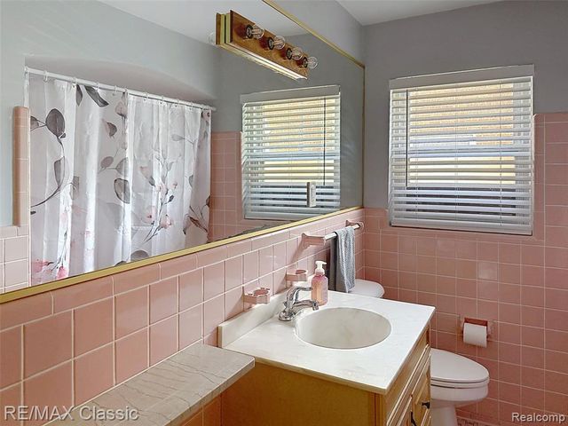 8842 Merriman Road, Livonia, MI 48150
