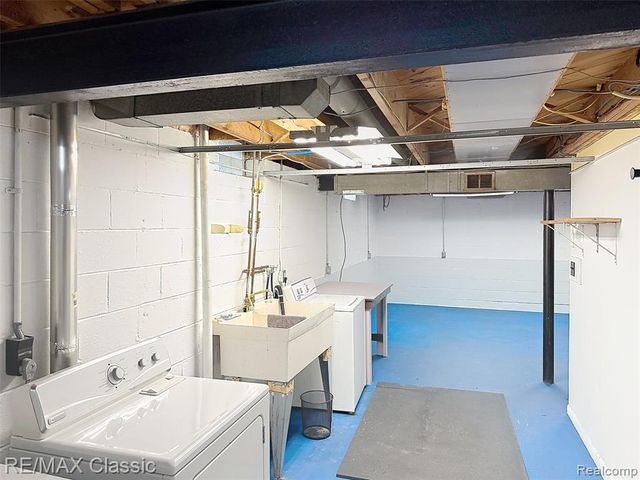 8842 Merriman Road, Livonia, MI 48150