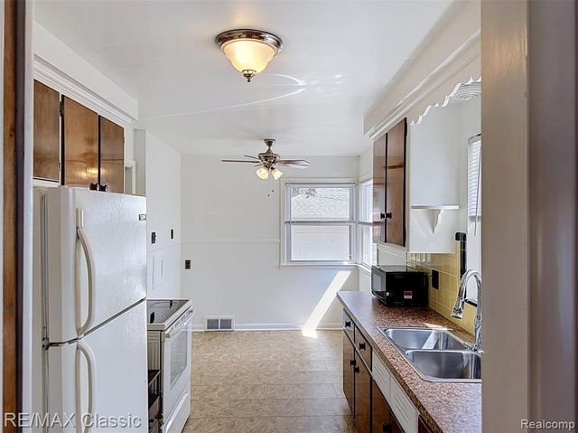 8842 Merriman Road, Livonia, MI 48150