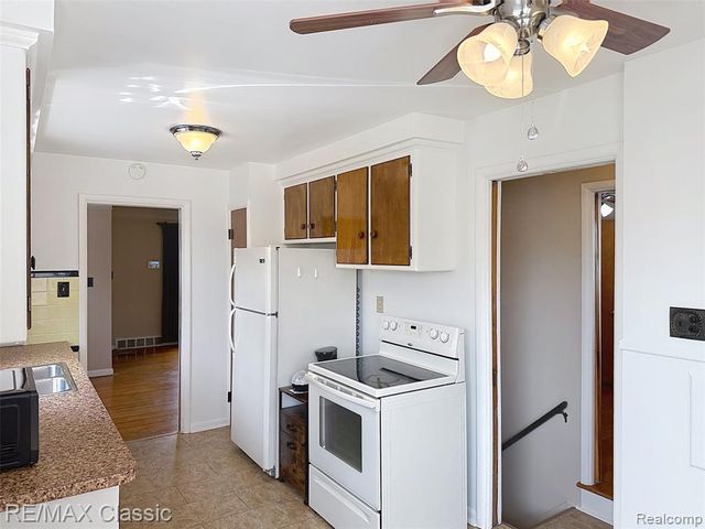 8842 Merriman Road, Livonia, MI 48150