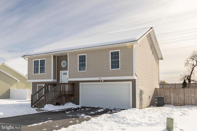 420 IVES ST, Martinsburg, WV 25405