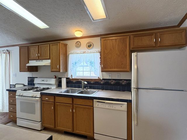 2760 Lakeview Drive, North Hero, VT 05474