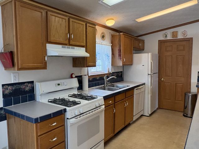 2760 Lakeview Drive, North Hero, VT 05474