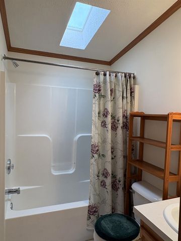 2760 Lakeview Drive, North Hero, VT 05474