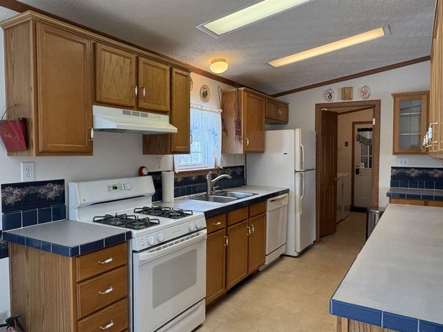 2760 Lakeview Drive, North Hero, VT 05474