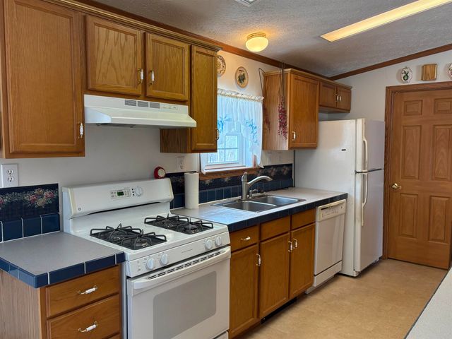 2760 Lakeview Drive, North Hero, VT 05474