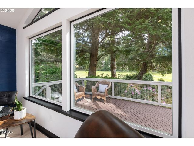 600 ISLAND Dr 18, Gleneden Beach, OR 97388
