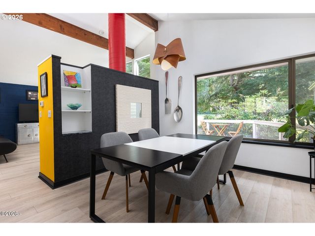 600 ISLAND Dr 18, Gleneden Beach, OR 97388