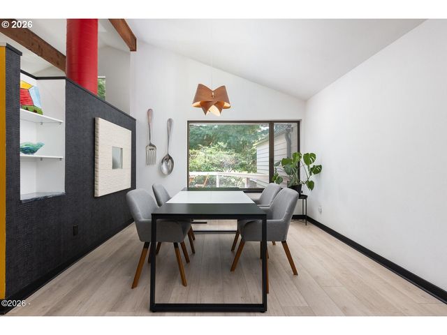 600 ISLAND Dr 18, Gleneden Beach, OR 97388