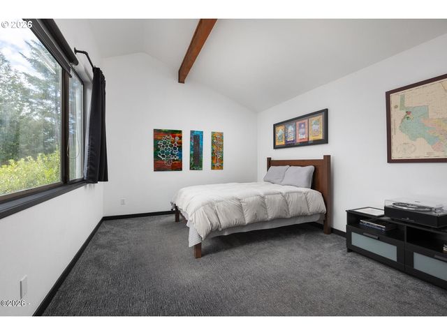 600 ISLAND Dr 18, Gleneden Beach, OR 97388