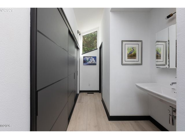 600 ISLAND Dr 18, Gleneden Beach, OR 97388