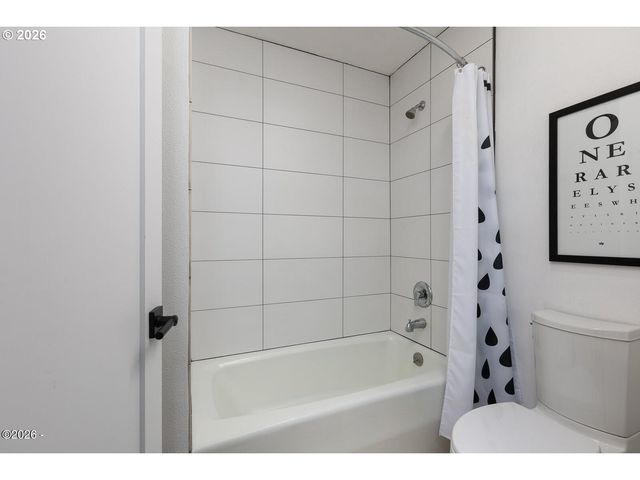 600 ISLAND Dr 18, Gleneden Beach, OR 97388