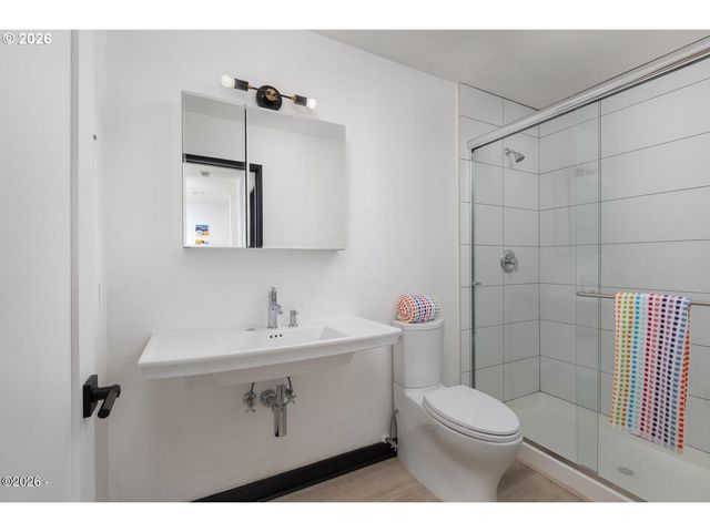 600 ISLAND Dr 18, Gleneden Beach, OR 97388