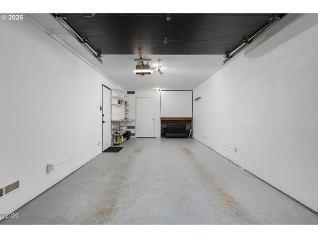 600 ISLAND Dr 18, Gleneden Beach, OR 97388