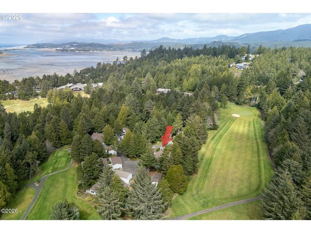 600 ISLAND Dr 18, Gleneden Beach, OR 97388