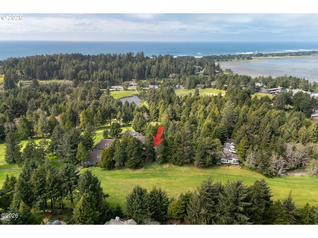600 ISLAND Dr 18, Gleneden Beach, OR 97388