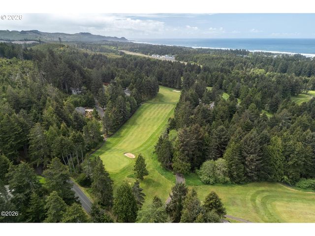 600 ISLAND Dr 18, Gleneden Beach, OR 97388