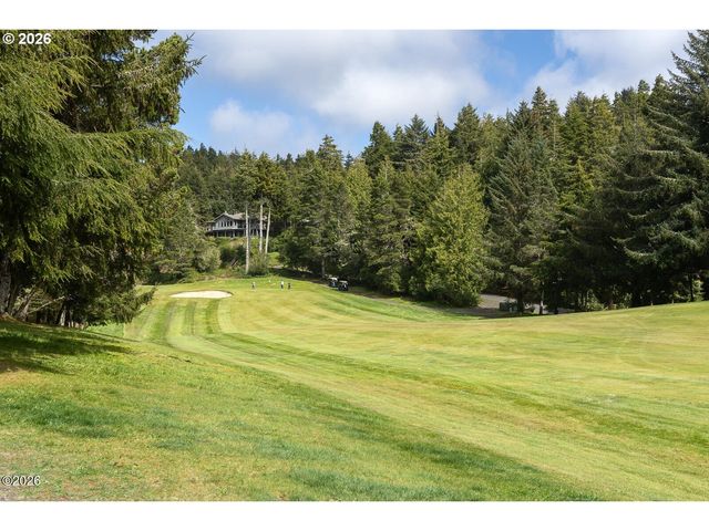 600 ISLAND Dr 18, Gleneden Beach, OR 97388