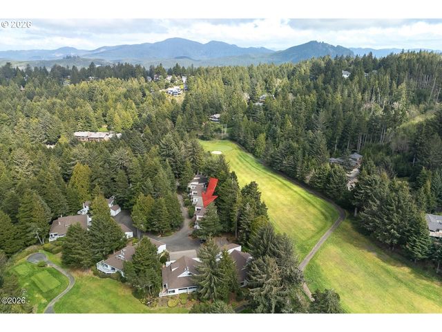 600 ISLAND Dr 18, Gleneden Beach, OR 97388