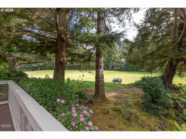600 ISLAND Dr 18, Gleneden Beach, OR 97388