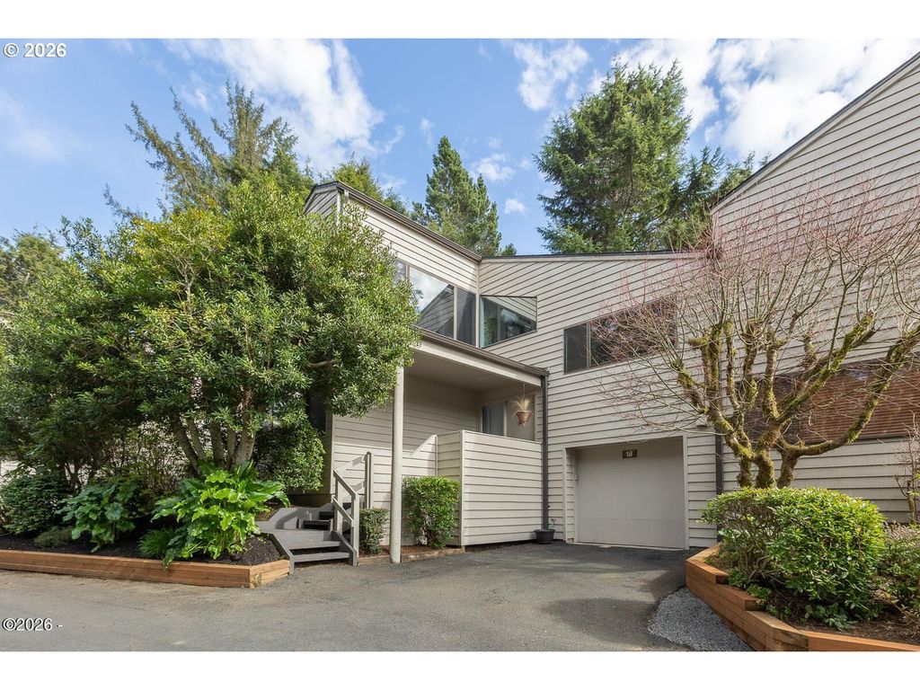 600 ISLAND Dr 18, Gleneden Beach, OR 97388