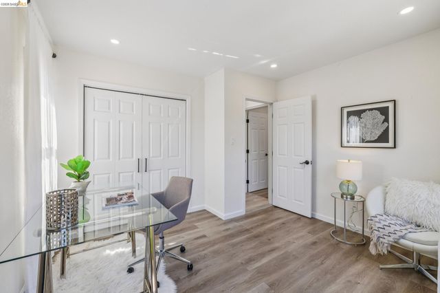 2712 Octavia St, Oakland, CA 94619