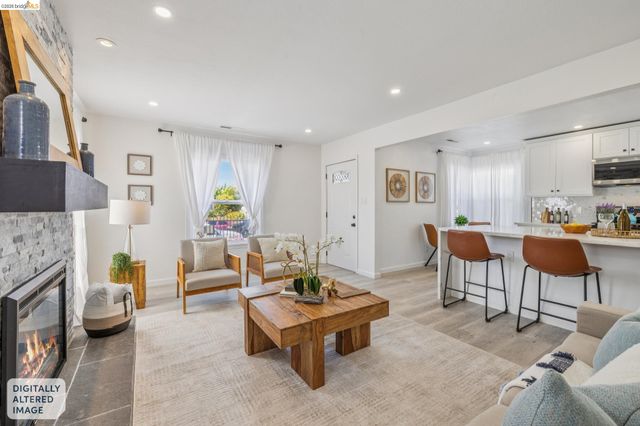 2712 Octavia St, Oakland, CA 94619