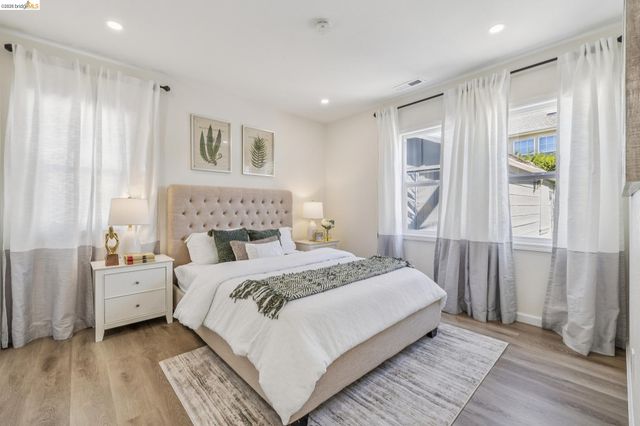 2712 Octavia St, Oakland, CA 94619