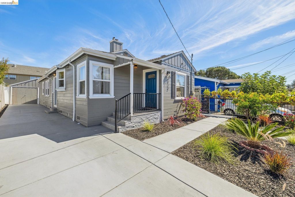 2712 Octavia St, Oakland, CA 94619