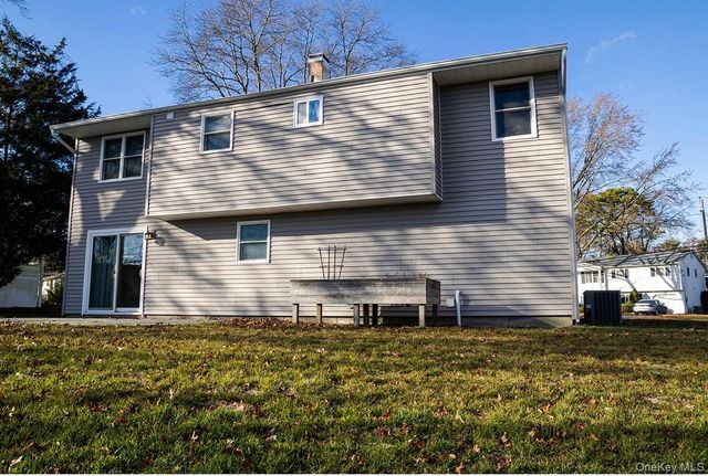 58 Hauppauge Road, Hauppauge, NY 11788