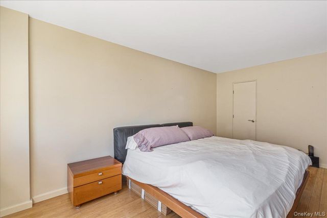 17-85 215th Street 8G, Bayside, NY 11360