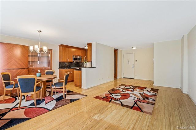 17-85 215th Street 8G, Bayside, NY 11360